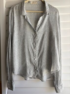 Bella Dahl Printed Button-Down Top — White & Gray Micro-Pattern